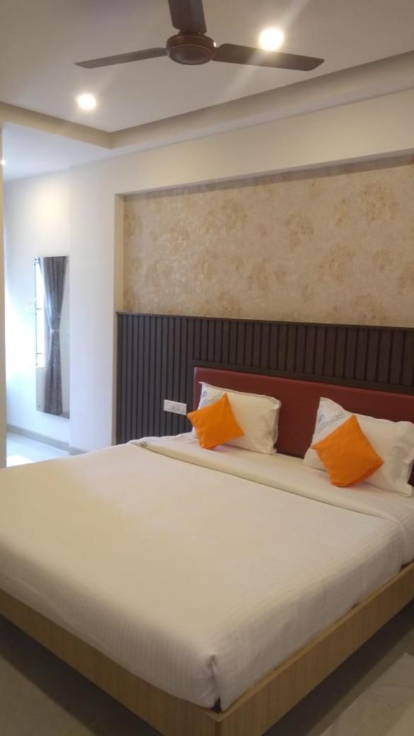 Hotel Saradharam Чидамбарам Экстерьер фото